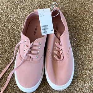 H&M DIVIDED pink tennis shoes